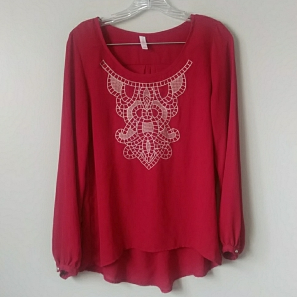 Flowy long sleeved blouse